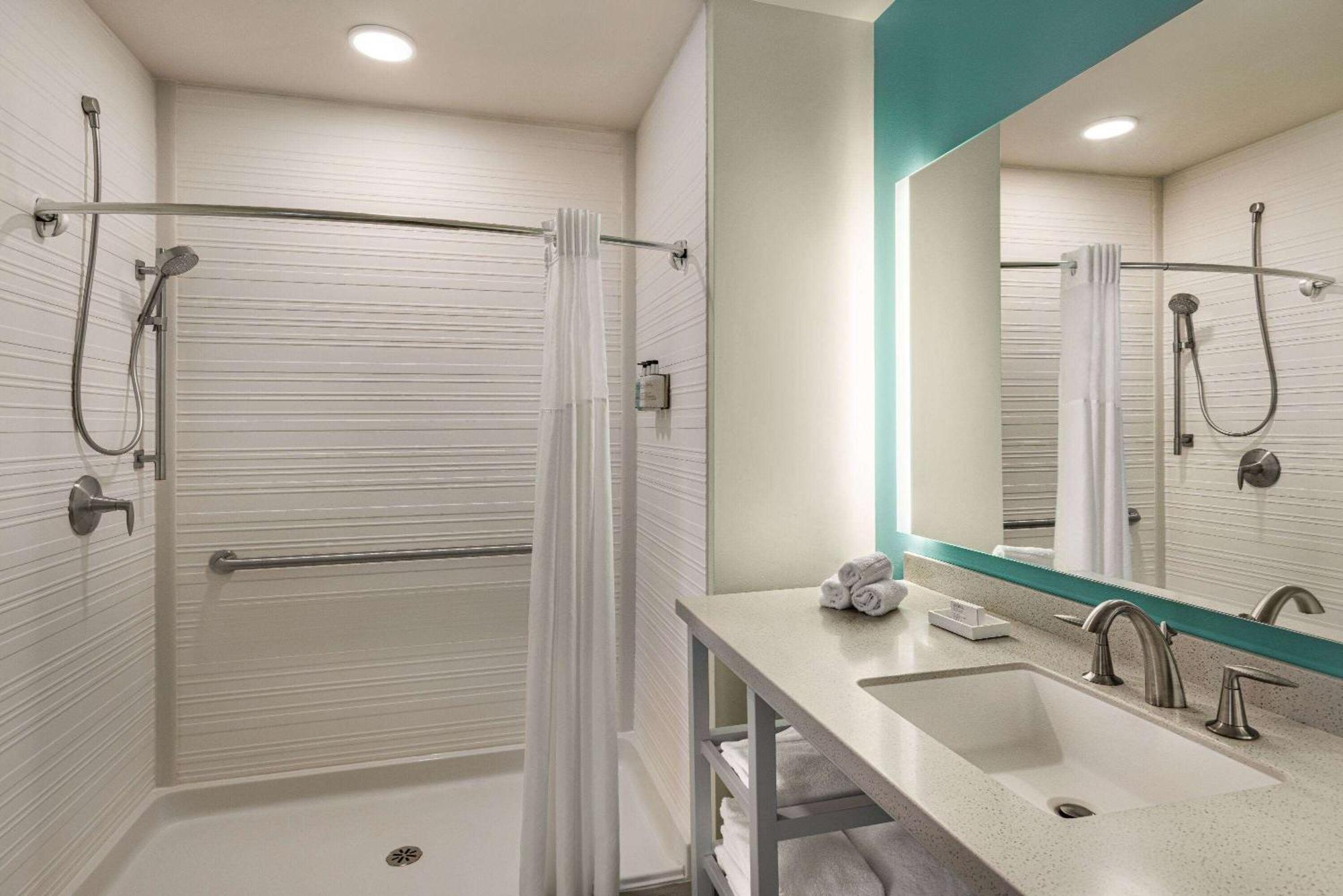 The Orbit Hotel, Trademark Collection By Wyndham Hotel